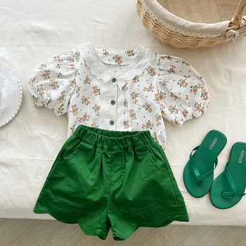 Летний комплект одежды для маленьких девочек Кружевная лоскутная рубашка с пышными рукавами и шорты из 2 предметов для девочек Детская одежда