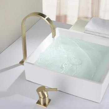 Смеситель для ванной комнаты с двумя отверстиями, широко распространенный смеситель для раковины в ванной комнате, вращающийся на 360 градусов