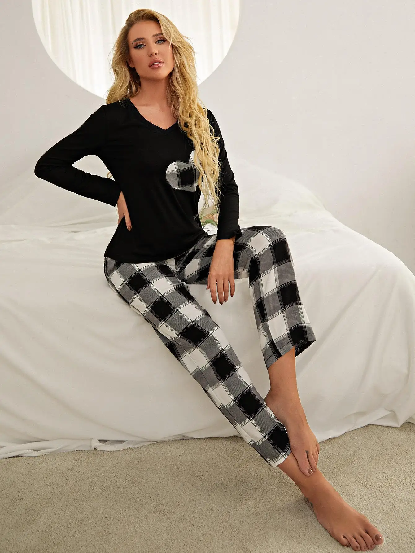 Женский пижамный комплект с принтом в виде сердца, топ с длинным рукавом и брюки с эластичной резинкой на талии, 2 предмета, пижамы в клетку, пижамы с V-образным вырезом, ткань Howear 0