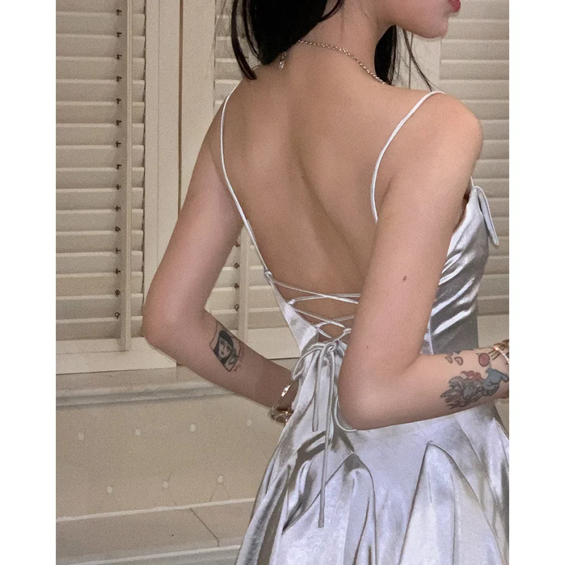 Женское серебристое платье на бретелях без рукавов, сексуальная мода Европы и Америки, Темпераментная минималистичная женщина 2023, НОВАЯ летняя мини-юбка 4