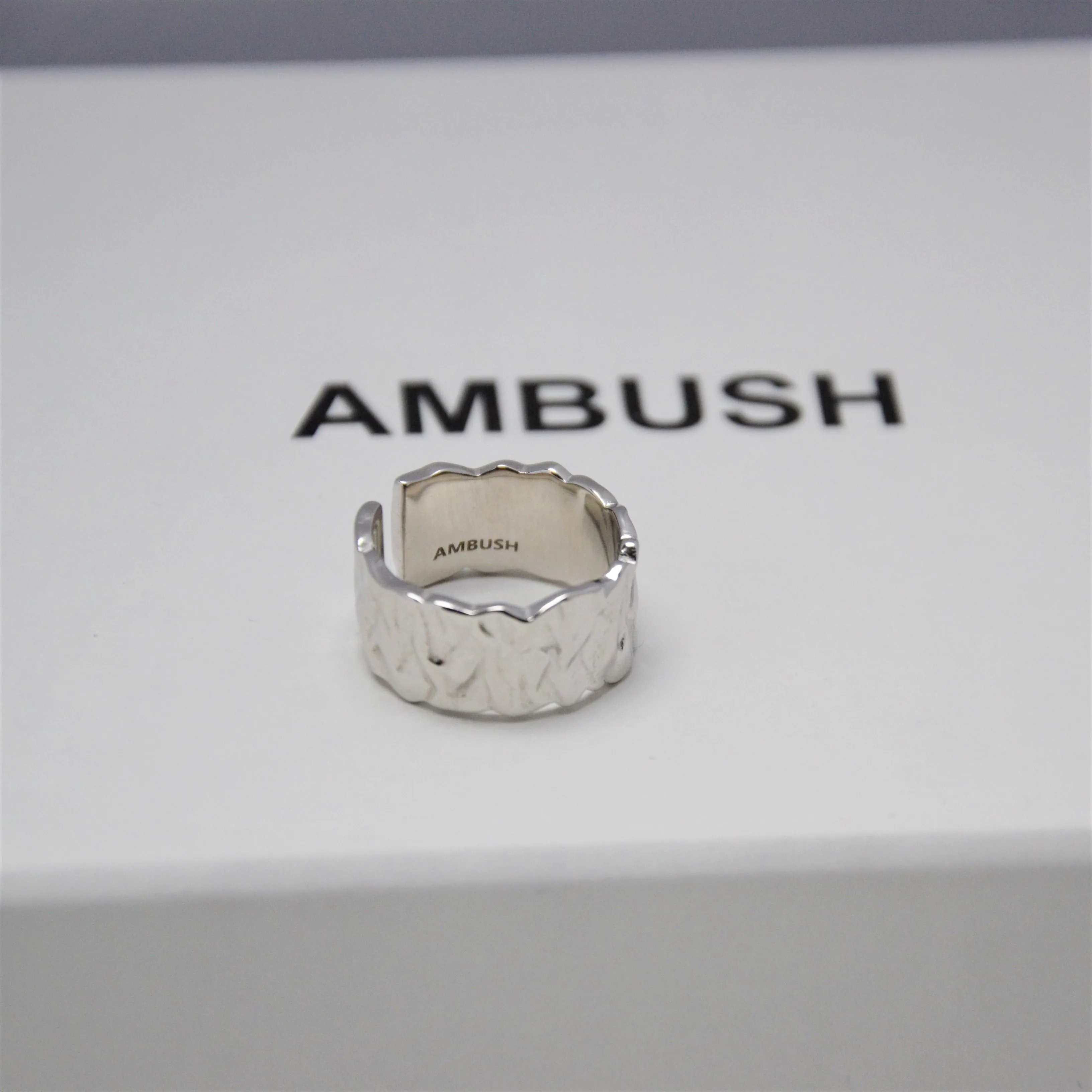 Простое плиссированное кольцо Xichuan Shizi AMBUSH из стерлингового серебра 925 пробы с кольцом для указательного пальца, небольшой дизайн, крутой стиль, высокое качество 2