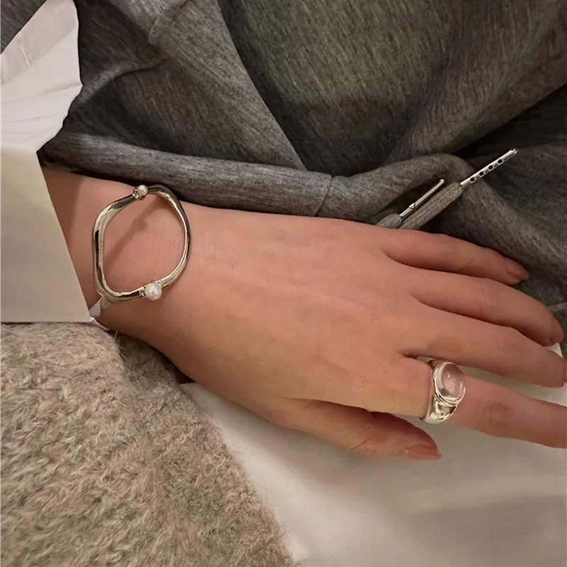Draweye неправильной геометрической формы металлический браслет для женщин Простая корейская мода Серебристый цвет Основы ретро-украшений Элегантные браслеты 2