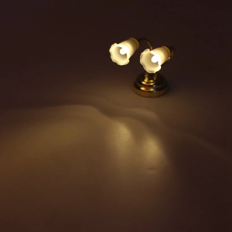 2 предмета 1: 12 Миниатюрный светодиодный настенный светильник для кукольного домика с двумя головками золотисто-белого цвета 2