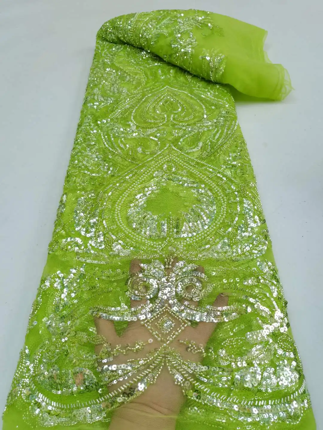 Африканская желтая Французская кружевная ткань ручной работы из бисера 2023 Последняя серия 3D вышивки Тюлевое кружево с жемчугом для свадебного платья 5