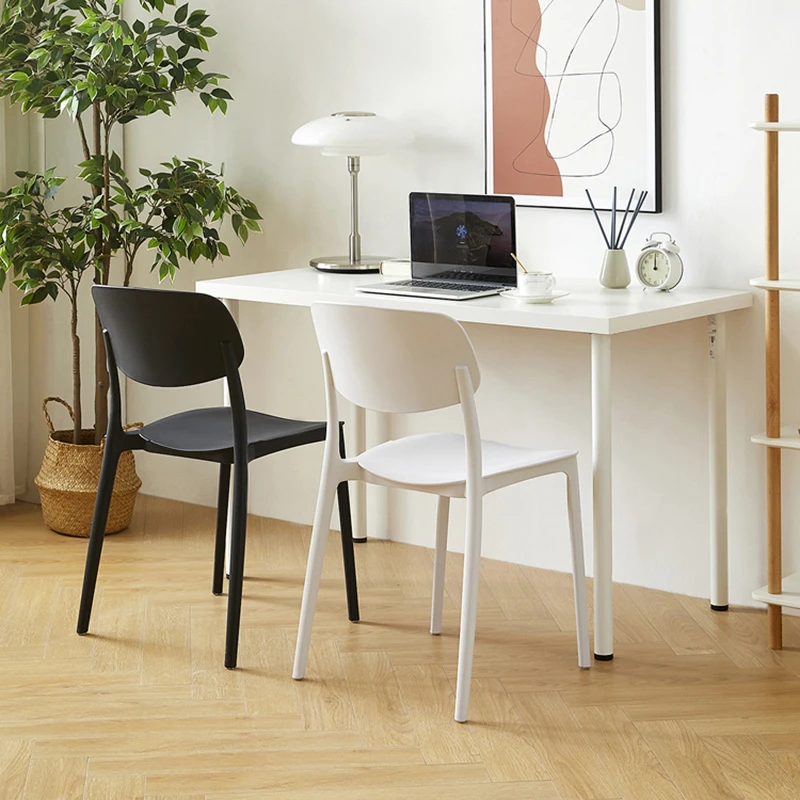 Обеденные стулья для экономии места Индивидуальные обеденные стулья для отдыха из пластика Дизайнерская садовая уличная мебель Nordica Silla HY 4